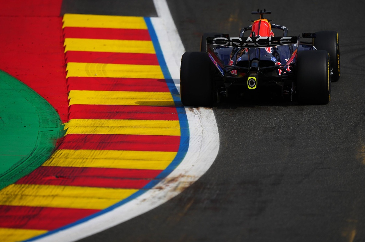 Red Bull планирует использовать свое "Macarena" крыло на следующей гонке F1